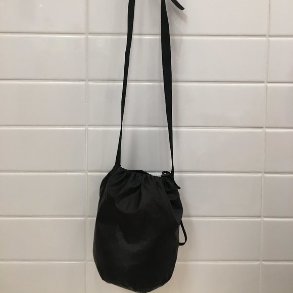 ***SOLD***Patagonia over shoulder travel bag - Picture 4 of 11